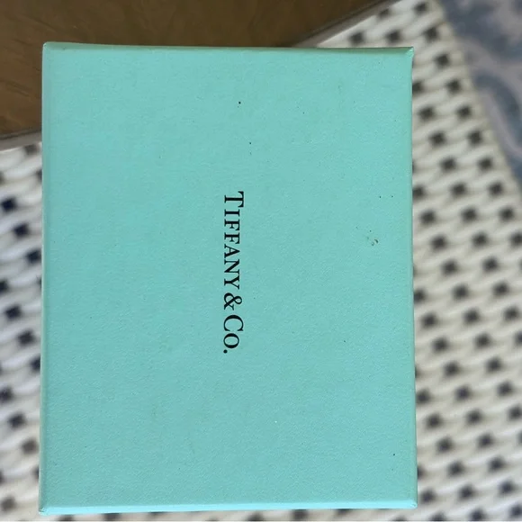 Tiffany & Co. authentic sterling silver & 18k gold interlocking heart bracelet - Picture 9 of 9